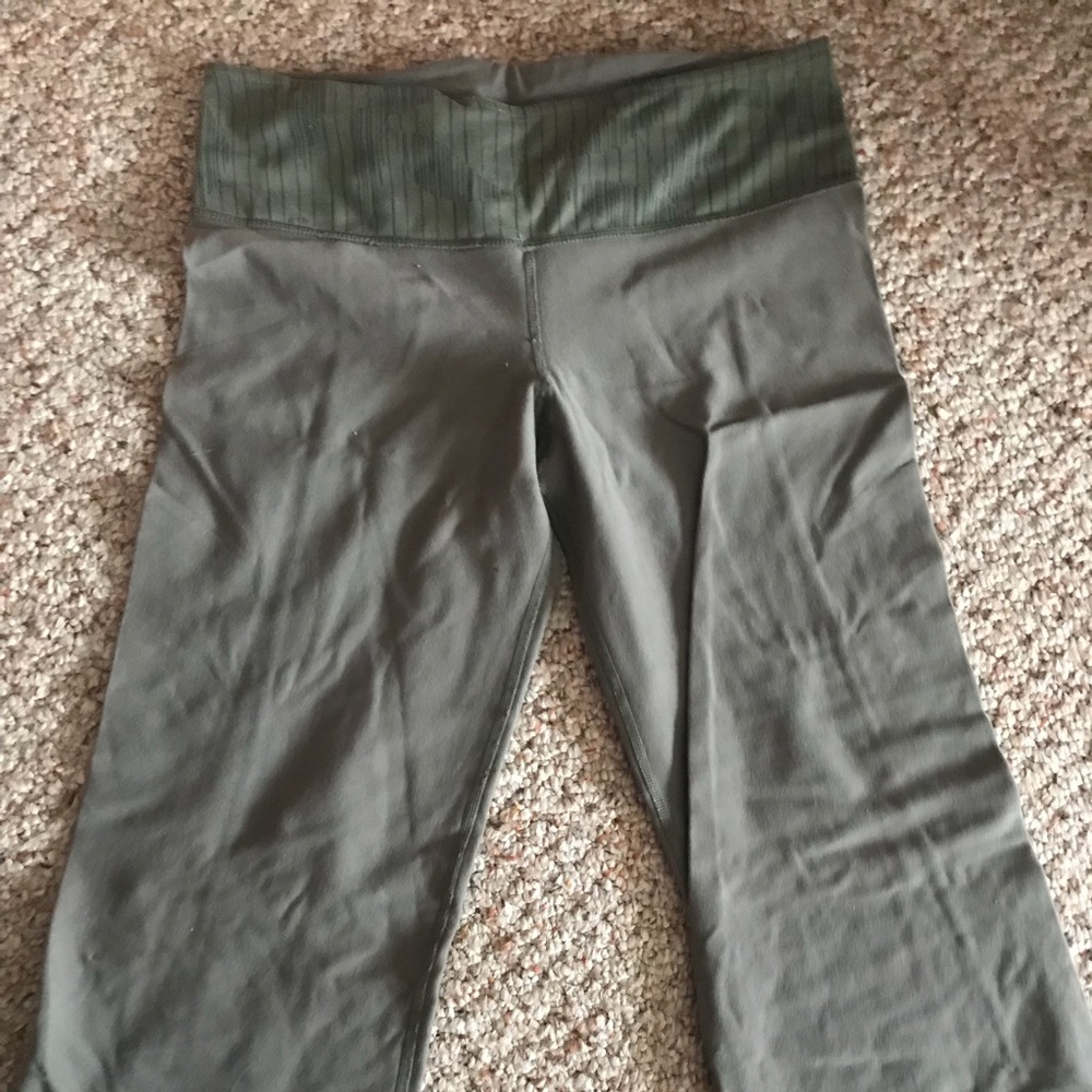 Lululemon crop pants